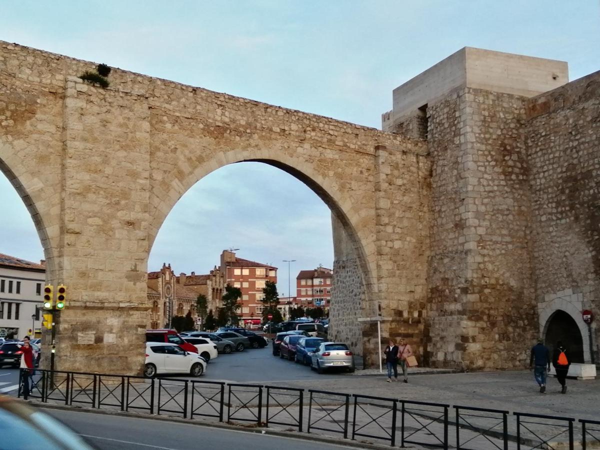 Estudios Los Arcos 테루엘 외부 사진